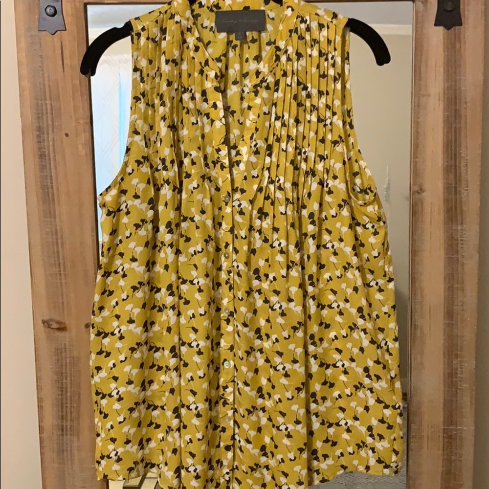 Sunday in Brooklyn, Size S gold sleeveless shell